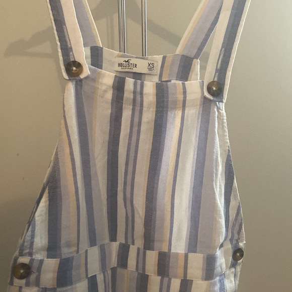 Hollister romper, size XS - Picture 2 of 2